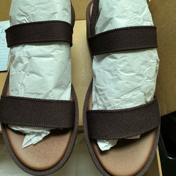 Rothys Lightweight Wedge Sandal - NIB, size 8 - Picture 4 of 4